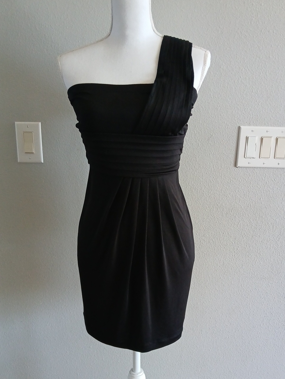BCBGeneration Small One-Shoulder Black Pleated Cocktail Dress Party Mimi Sash